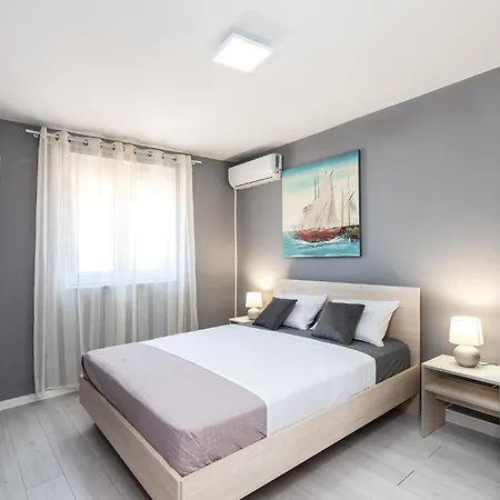 Дом отдыха Stunning In Zemunik Donji With Kitchen *