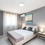 Hébergement de vacances In Zemunik Donji With Wifi *